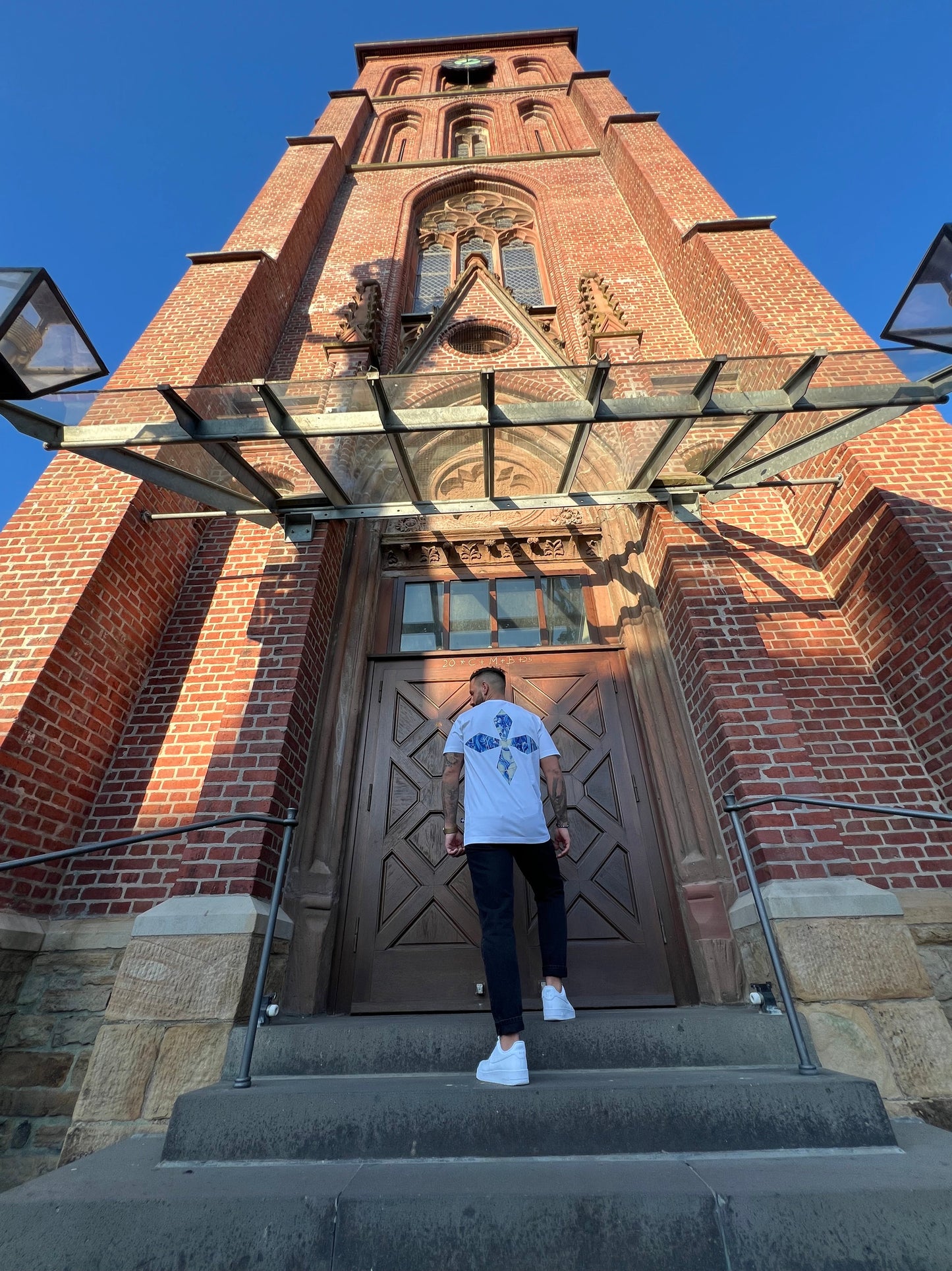 THE BIG BLUE TILE [TSH1]