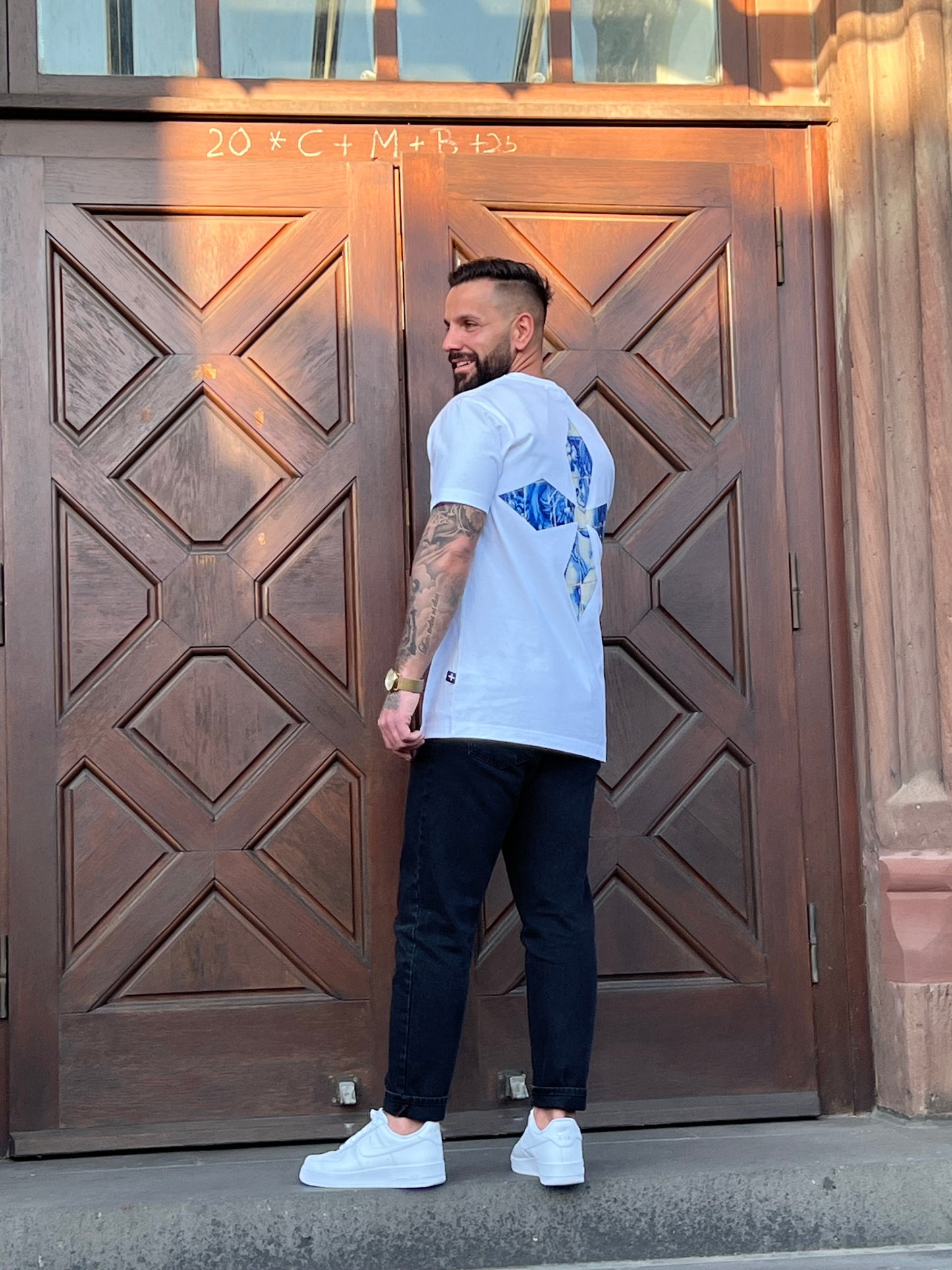 THE BIG BLUE TILE [TSH1]