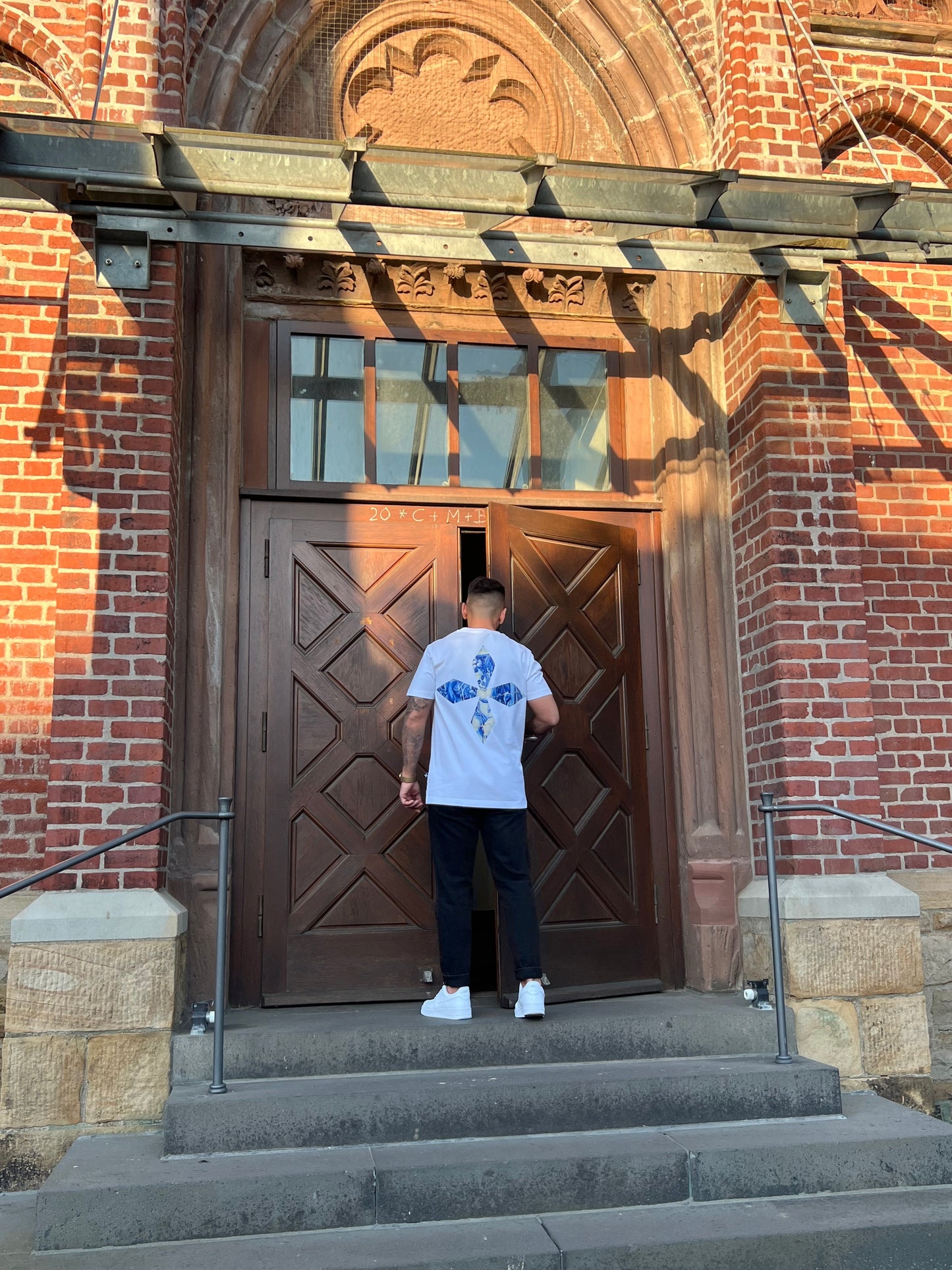 THE BIG BLUE TILE [TSH1]